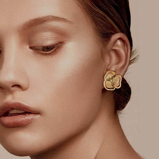 Bloom Small  Halo Diamond Earrings